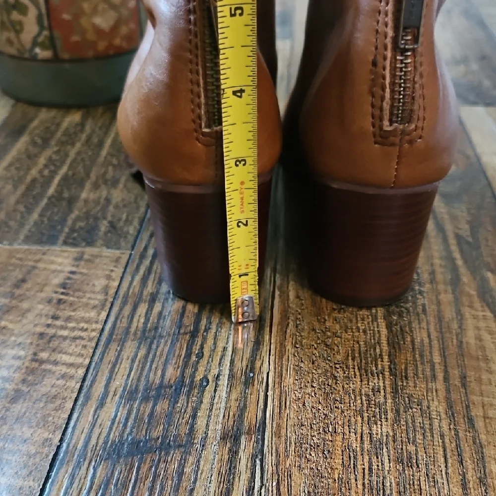 Toms Women's‎ Brown Leather Ankle Booties